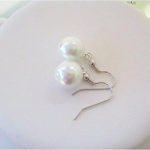 Large Pearl Necklace & Earring Set - Picture 3 of 3